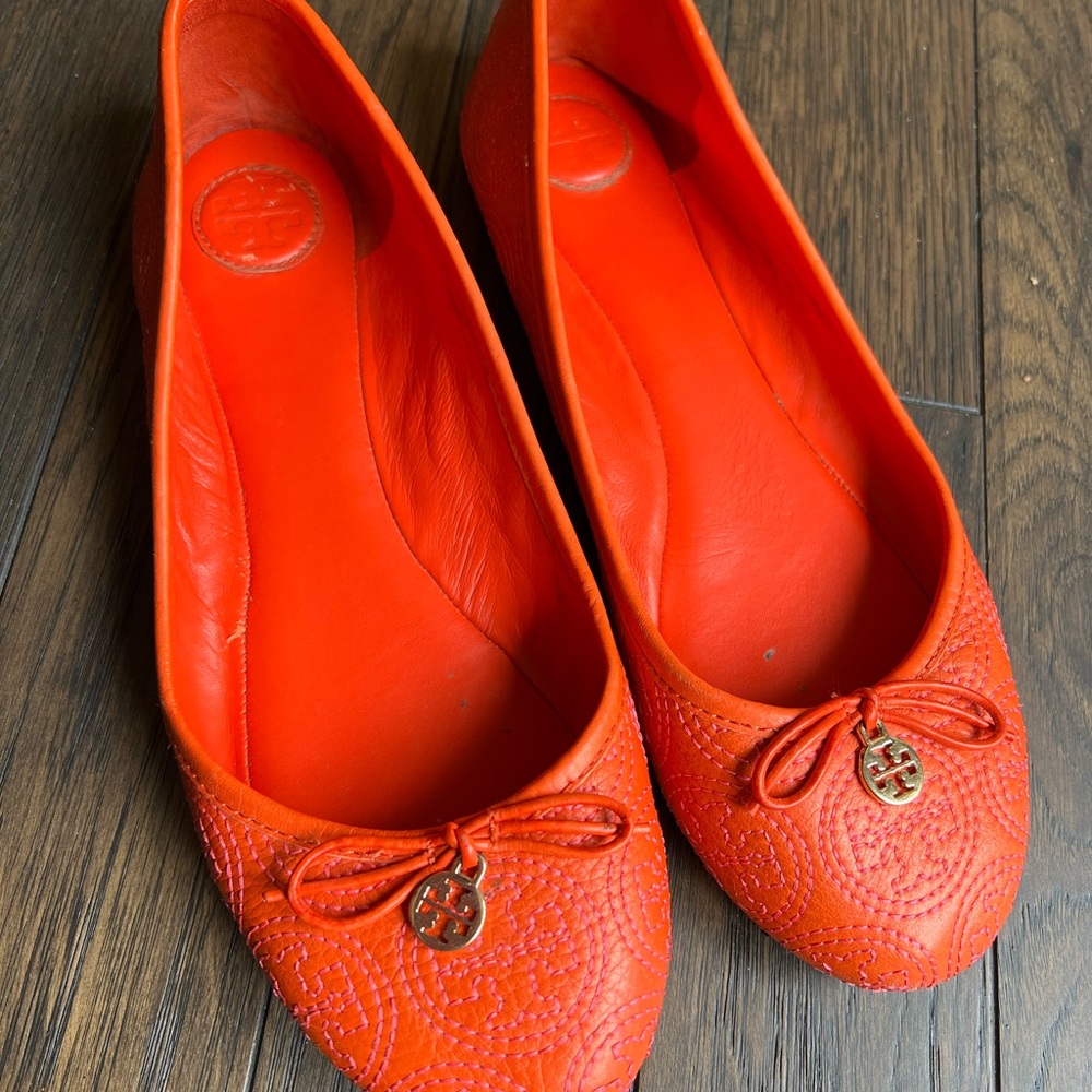 Tory Burch Orange Flats w/ Pink and Gold Detailing - Women’s 10